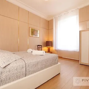 Apartment Gioia Five Stars Holiday House, Nice